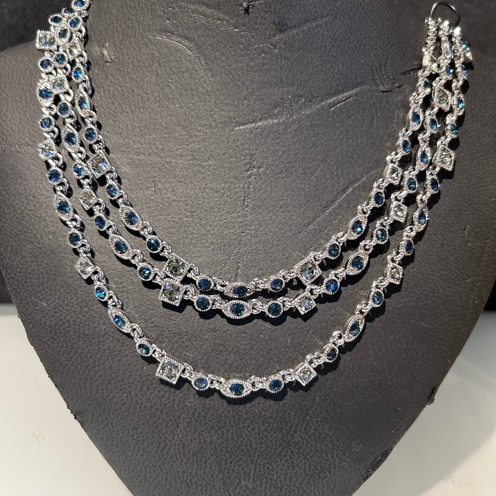 Givenchy layered necklace - Picture 2 of 10